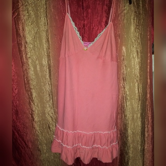 Betsey Johnson Other - BETSY JOHNSON NIGHTIE